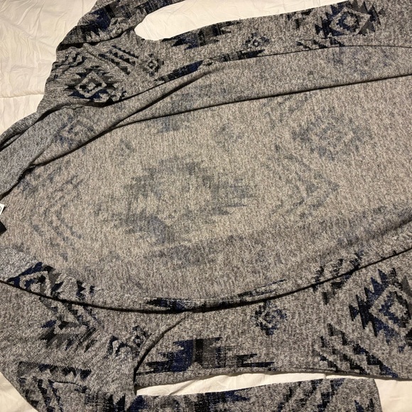 Plus Size Open Cardigan Tribal Style Gray And Blue Print With Hood Size 26/28 - Picture 5 of 6